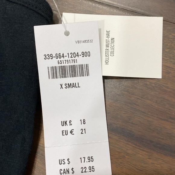 NWT Hollister Pointed Neck Halter Top XS - Picture 2 of 5